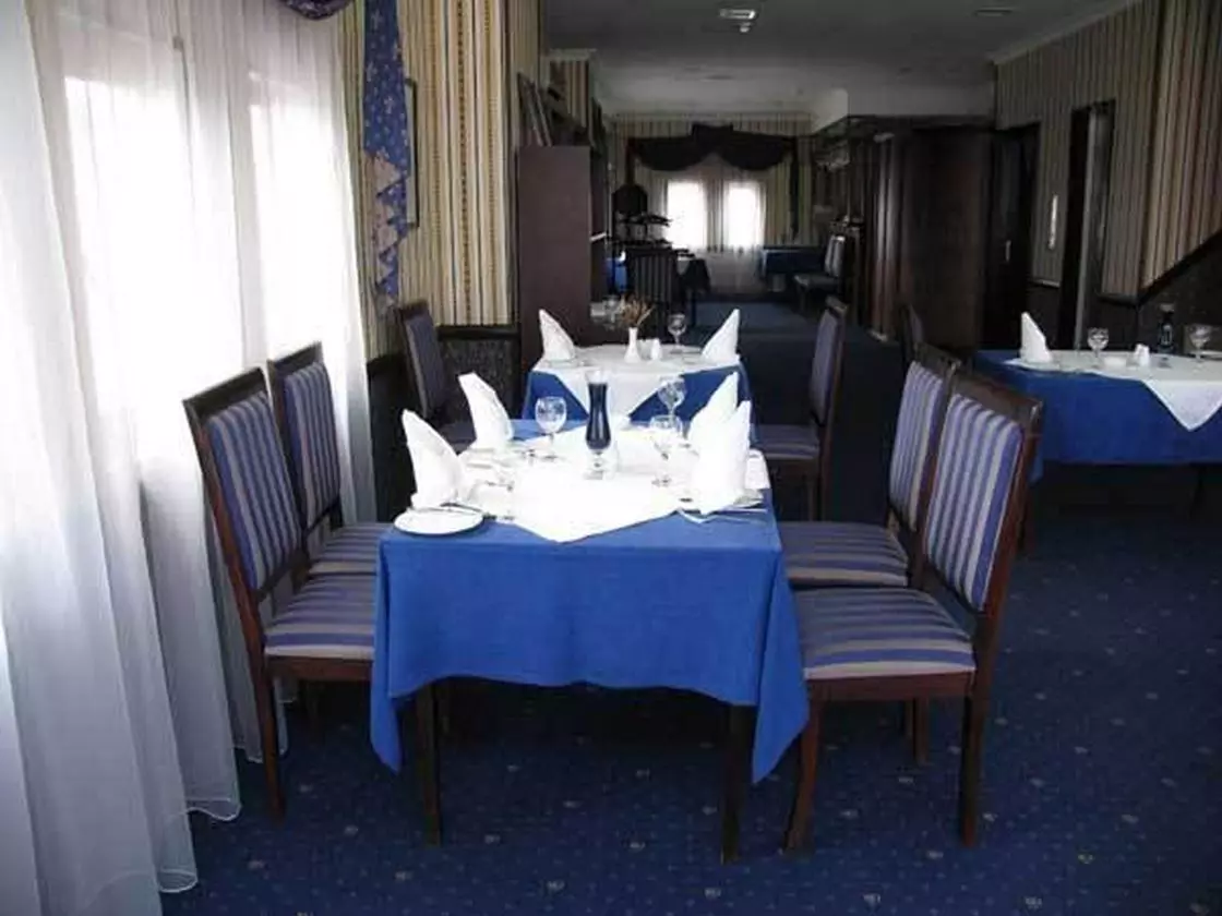 DIPLOMAT_SHABAVIZ (2).jpg